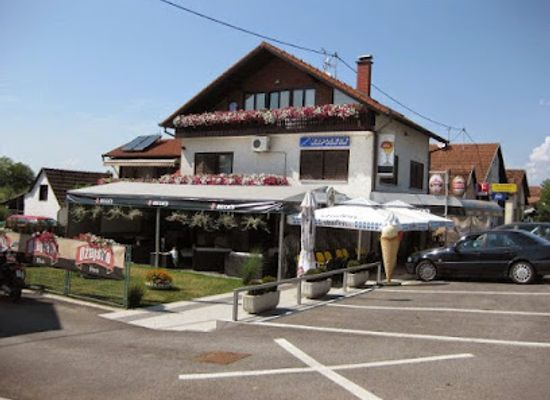bosnia-and-herzegovina/posavina/bar/caffebar-napoleon