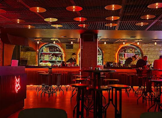 lebanon/metn/bar/foxhole-cocktail-bar