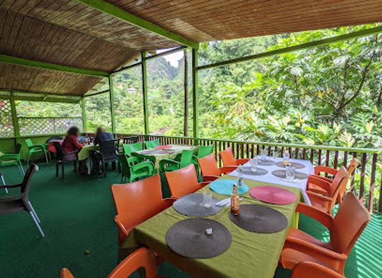 dominica/layou-river/bar/river-rock-cafe-and-bar