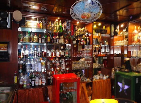 djibouti/goda-mountains/bar/pub-palmier-zink