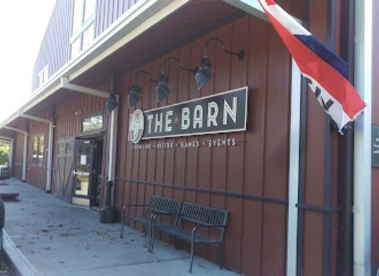 massachusetts/dukes-county/bar/the-barn-bowl-bistro