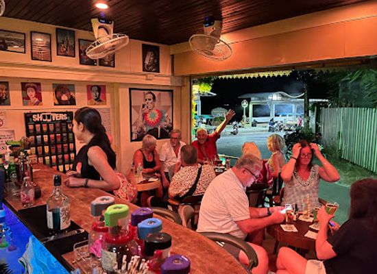 thailand/phuket-province/bar/russell-sunset-bar