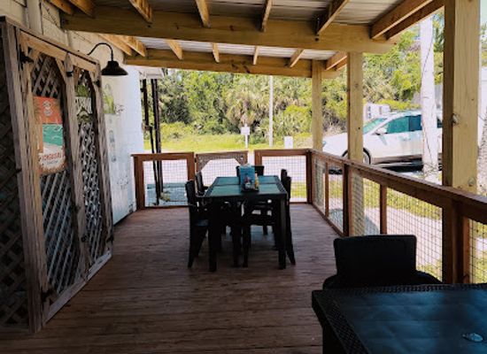 florida/st-george-island/bar/lynn-s-quality-oysters