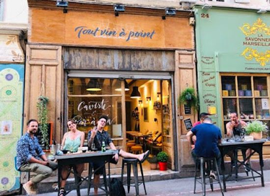 france/marseille/le-panier/bar/tout-vin-a-point
