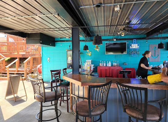 iowa/great-river-road/bar/shep-s-riverside-bar-and-grill