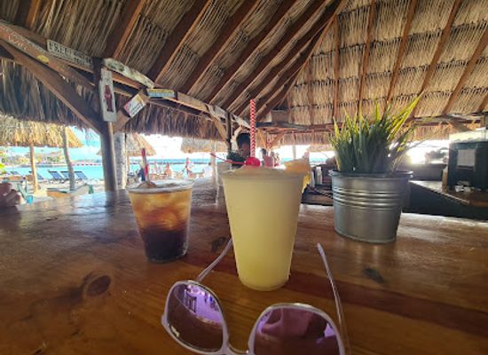 curacao/playa-kenepa/bar/chill-beach-bar-grill