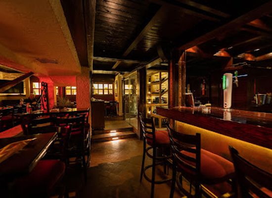 egypt/upper-egypt/bar/the-cairo-cellar