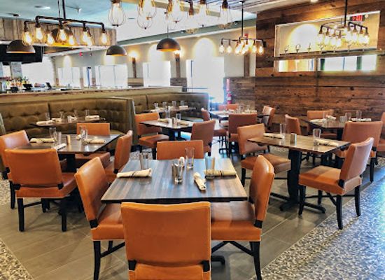 massachusetts/blackstone-valley/bar/reunion-tap-table