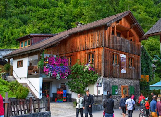 austria/hallstatt/bar/maik-s-heisse-hutte
