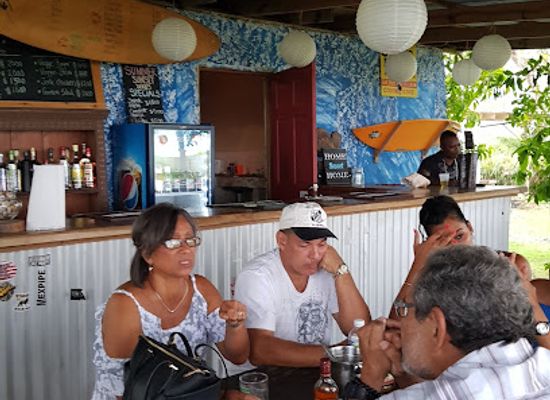 jamaica/great-morass/bar/the-longboarder-bar-grill