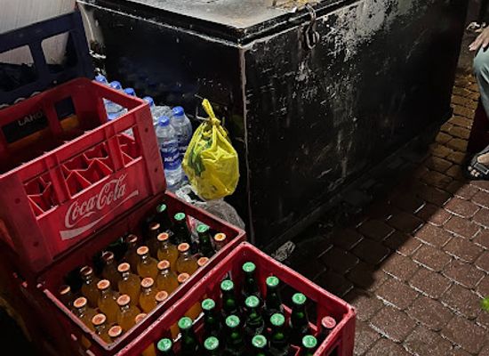pakistan/lahore/gulberg/bar/nazeer-ahmad-chilled-coldrink-stall