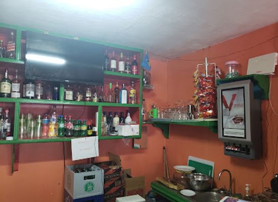 saint-lucia/castries/bar/drink-sumthing