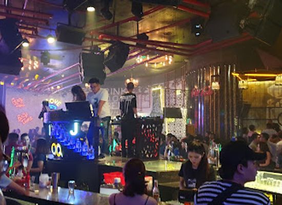 vietnam/north-central-coast/bar/sky36