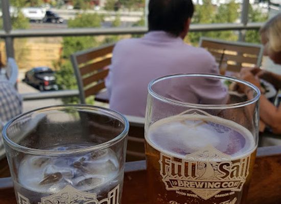 oregon/columbia-river-gorge/bar/full-sail-brewing-company