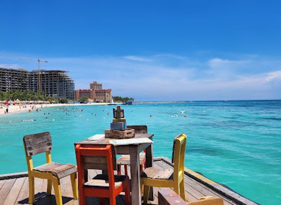 aruba/natural-pool/bar/bugaloe