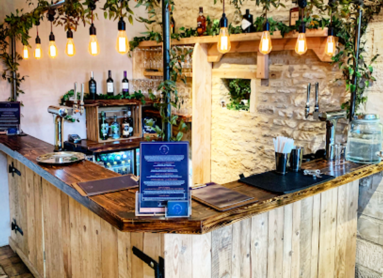 united-kingdom/the-cotswolds/bar/the-watering-hole-event-bars