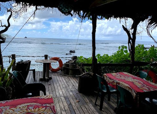 american-samoa/leone/bar/tisa-s-barefoot-bar