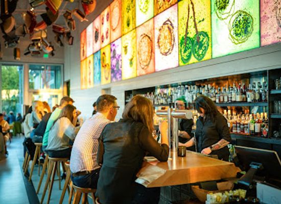 washington/puget-sound/bar/the-bar-at-chihuly-garden-and-glass
