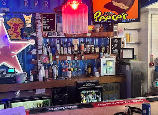 illinois/shawnee-hills/bar/uncle-john-s-rrr-bar