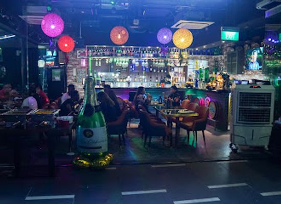 singapore/kampong-glam/bar/boss-bistro-bar-hotel-boss