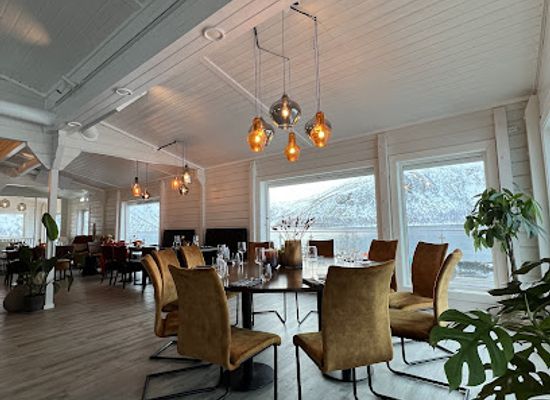 norway/senja-island/bar/senja-by-heart-restaurant
