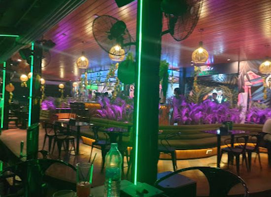 myanmar-burma/yangon/bar/roof-alchemy