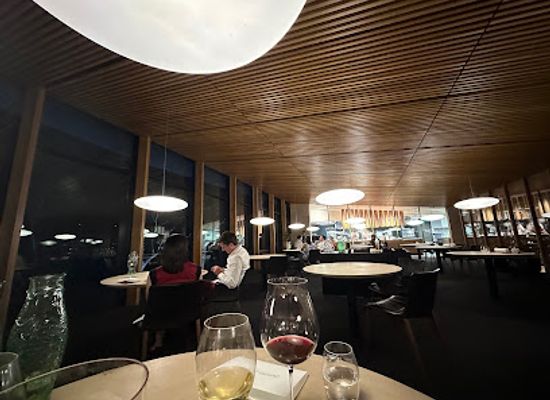 australia/grampians/bar/wickens-at-the-royal-mail-hotel