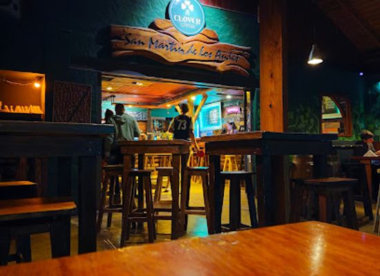 argentina/san-martin-de-los-andes/bar/clover-cerveceria