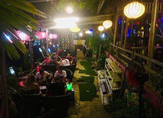 vietnam/hue/bar/garden-riverside-bar