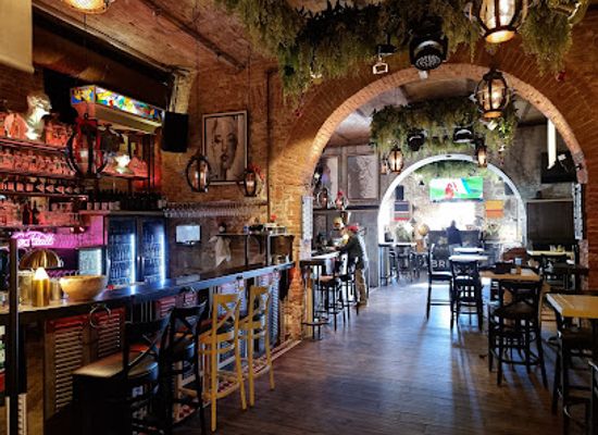 croatia/split/varos/bar/fabrique-pub