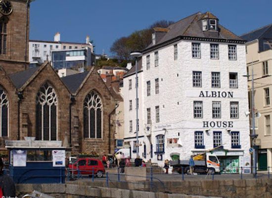 guernsey/st-peter-port/bar/albion-house-tavern