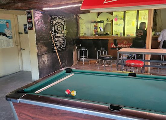 tennessee/west-tennessee/bar/the-fish-ponds