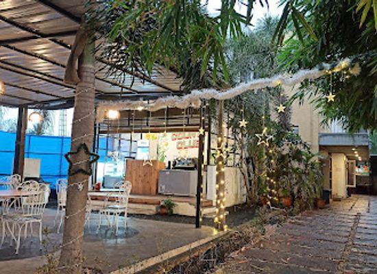 india/pondicherry/auroville/bar/county-club-cafe