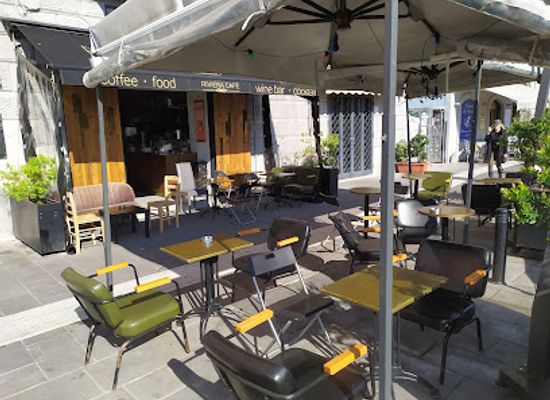 italy/naples/chiaia/bar/riviera-cafe-lounge-music-wine-bar
