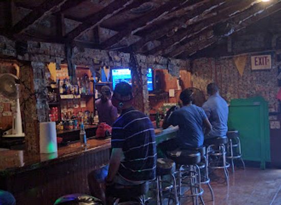 the-bahamas/bimini/bar/island-house