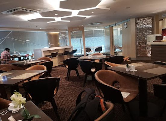 brunei/labi/bar/royal-brunei-business-class-lounge