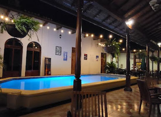 nicaragua/granada-plains/bar/baru-bar-y-restaurante