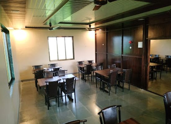 india/konkan-coast/bar/hotel-coconut-grow-bar-permit-room