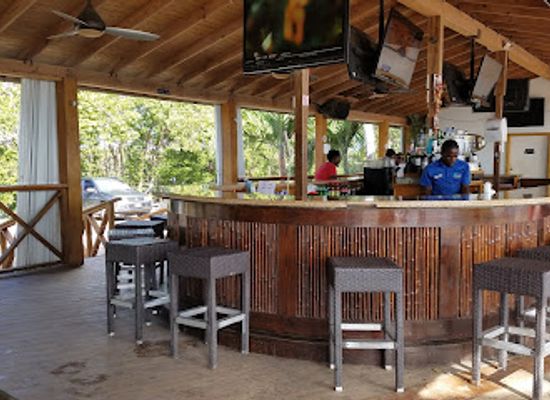 saint-kitts-and-nevis/nevis-lowlands/bar/vibes-beach-bar