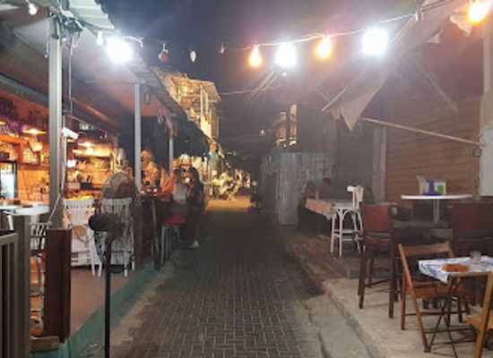 israel/tel-aviv/carmel-market/bar/b-basta-bar-barak