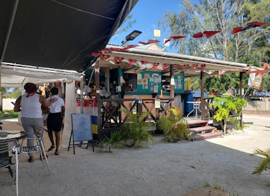 antigua-and-barbuda/darkwood-beach/bar/sandra-s-beach-shop-bar-and-grill