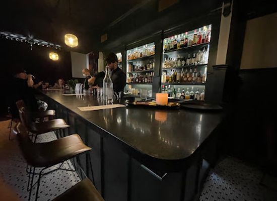 kansas/topeka/bar/the-knox-cocktail-bar-and-lounge