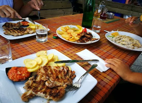 slovenia/koper/bar/emonec