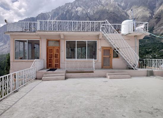 pakistan/hunza-valley/bar/haider-inn