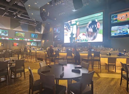 kentucky/northern-kentucky/bar/churchill-s-bourbon-brew-bar-grille-at-turfway-park-racing-and-gaming