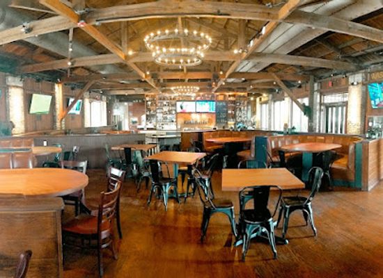 south-carolina/lowcountry/bar/bay-street-biergarten