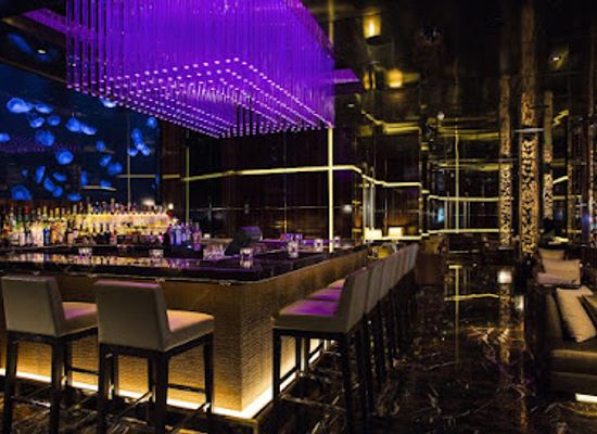 the-bahamas/harbour-island/bar/moon-bar-lounge