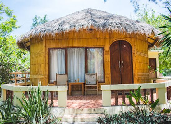 indonesia/south-sulawesi/bar/bara-beach-bungalows-restaurant