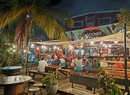 sint-maarten/little-bay/bar/lagoonies-bistro-bar