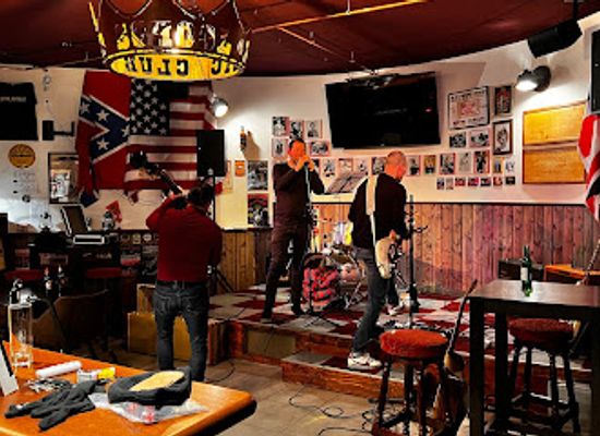 switzerland/graubunden/bar/royal-rockers-old-school-music-club